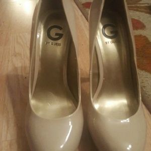 Guess Pumps